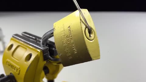 How To Open A Lock With Paper