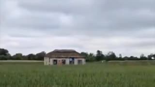 Ukrainian tank disguised as a house. Genius!