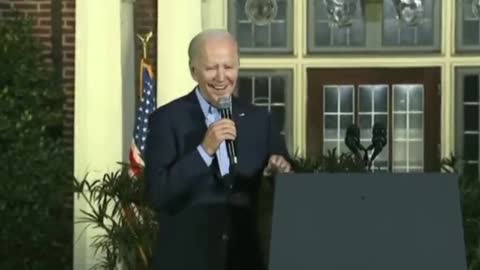 Joe Biden Gets Flustered When He Gets Heckled At Sarah Lawrence College