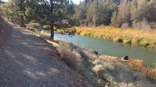 Central Oregon – Smith Rock State Park – Hiking Beside Gorgeous Crooked River – 4K