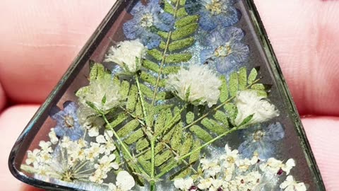 How to #preserve a #miniature bouquet in a #resin pendant (reveal at the end)