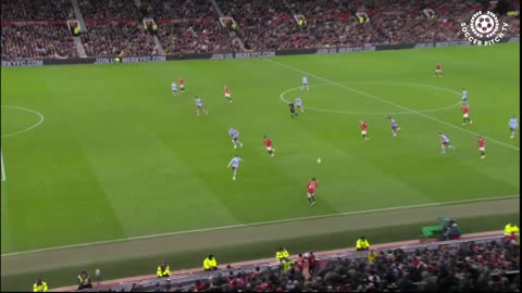 The build up to the goal from McTominay against Villa in the EFL Cup