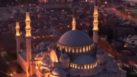 ASHHADU ALLA ILAHA ILLALLAH beautiful voice and magical Sultan Ahmed Mosque