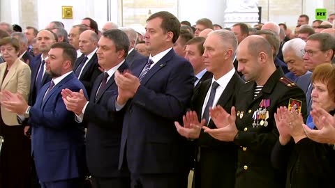 Il discorso di Putin durante la cerimonia di incorporazione delle nuove regioni di Donetsk, Luhansk, Kherson e Zaporozhie alla Russia dopo il referendum e dopo il colpo di Stato di Euromaidan del 2014 finanziato da George Soros