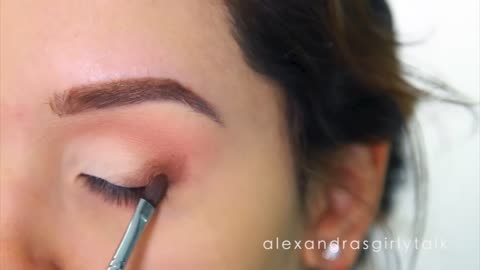 How to Apply Eyeshadow PERFECTLY (beginner friendly hacks)