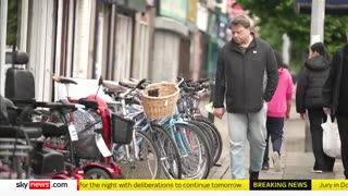 People in Cleethorpes welcome first leaders' television debate _ Vote 2024 Sky News