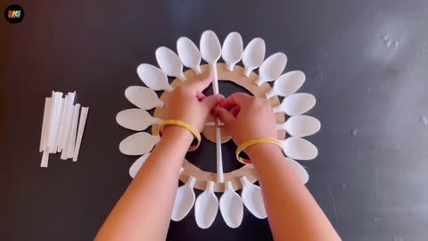 Beautiful Wall Hanging Craft Using Plastic Spoons / Paper Craft For
