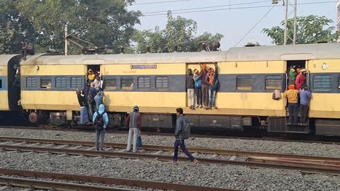 Patna Gaya Crowded Train Of Bihar #train