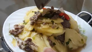 Fried pineapple with beef recipe
