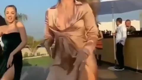 Arabic girl hot dance Move 💥