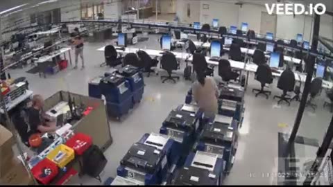 BREAKING NOW: Surge um vídeo bombástico de funcionários eleitorais de Maricopa