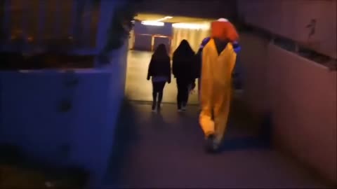 Very Funny and Scary Clown Prank with Some Strangers on the Street