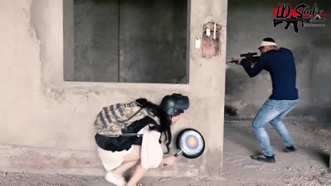 LD Rampage Girl Innocent assassin attack the enemy | guns game nerf guns battle