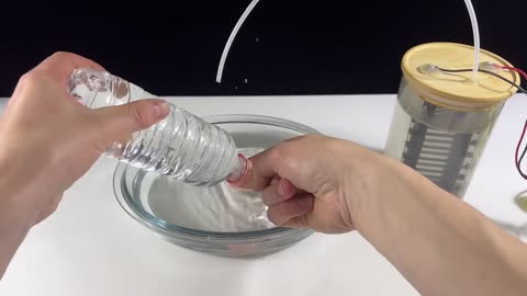 Water into Hydrogen - How to make a Simple Hydrogen Generator