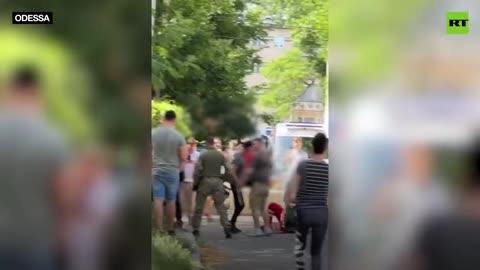 DRAFT OFFICERS FIGHT WITH PARAMEDICS AFTER REFUSING TO LET THEM LEAVE WITH PATIENT ⚔️