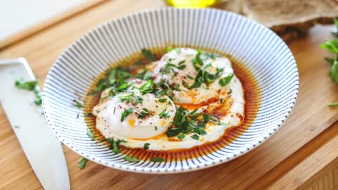 The Ultimate Turkish Poached Eggs with Labneh | Çılbır