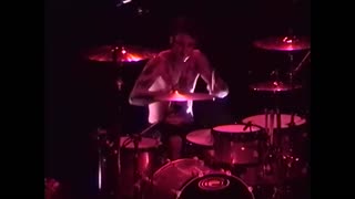 Blink 182 - The Mark Tom and Travis Show [video synced w/ live album]