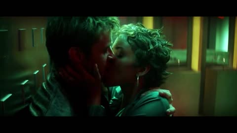 Hugh Jackman and Halle Berry kiss scene