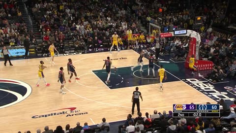 NBA: LeBron Buzzer-Beater! Lakers Take Lead at Half vs. Wizards