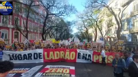 Presidente Lula É Alvo De Grande Protesto Em Portugal