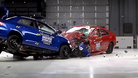 IIHS - '07 Camry VS. '07 Yaris (Frontal Car vs Car)