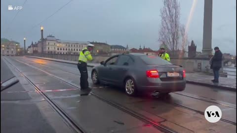 People Run Across Charles Bridge in Prague After Deadly Shooting | VOA News