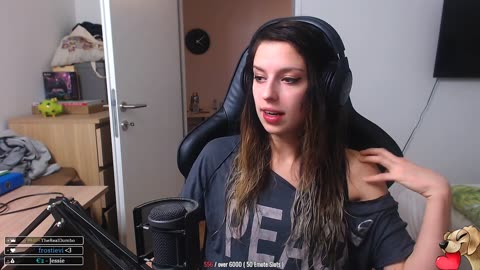 Pia pulls down her T-shirt and shows everything Kappa