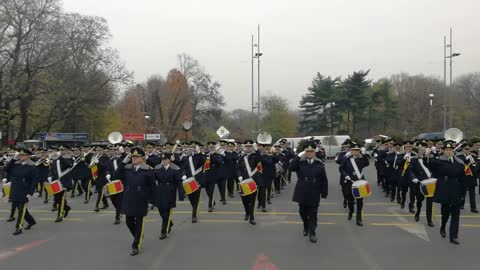 Salutul fanfarei / Romanian Military Band