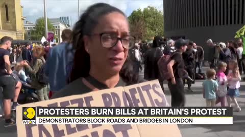 UK Londoners rally against the cost of living crisis, block roads and bridges Latest News WION