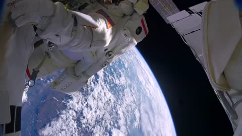 NASA Astronauts accidently lose a shield in Space (Gopro 8k)