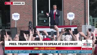 Trump Addresses Overflow Crowd in Conway, SC Mic Drop