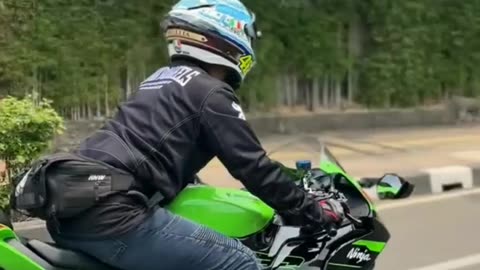 Kawasaki ninja Zx10rr 8