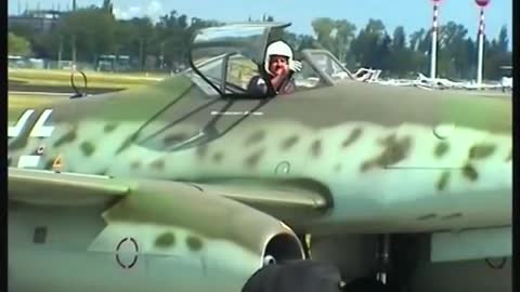 Messerschmitt Me 262 "Schwalbe" - First Flight Over Berlin after 61 Years, Historical Footage!