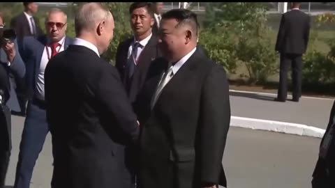 1st video of Kim Jong Un meeting and shaking hands with Putin