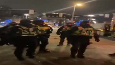 Police Raid Ottawa: The People push them back! #chrisskyarmy