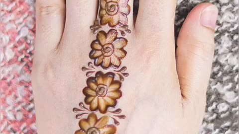 New Easy Stylish mehandi design 2023