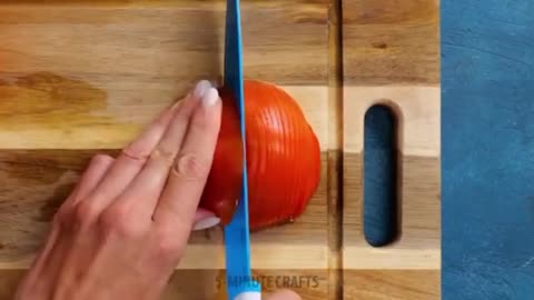 Must-have Cutting And Peeling Hacks That Will Save You Time And Effort 02