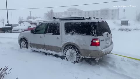 America now! New York, Ohio are in chaos! A terrible snowstorm buried cars and houses disappeared