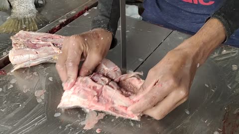 Ocean Big Poa Fish Cutting Skills By Machine In Market