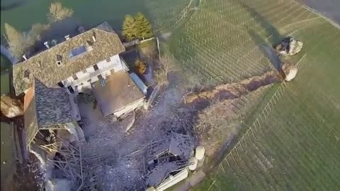 Italian landslide: Huge boulders destroy buildings in South Tyrol