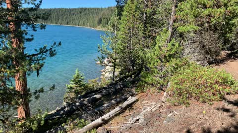 Central Oregon – Paulina Lake “Grand Loop” – Incredible Trailside View – 4K