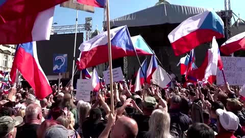 Far-right protest in Prague draws 70,000