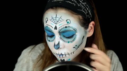 Halloween makeup tutorial: Sugar Skull face paint