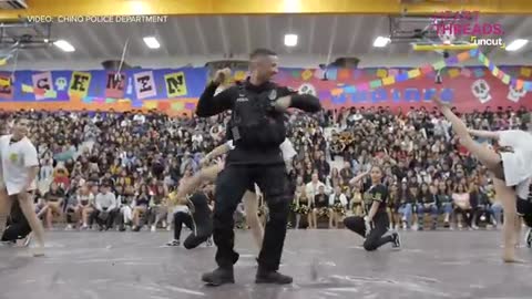 School Resource Officer says goodbye with an unforgettable performance