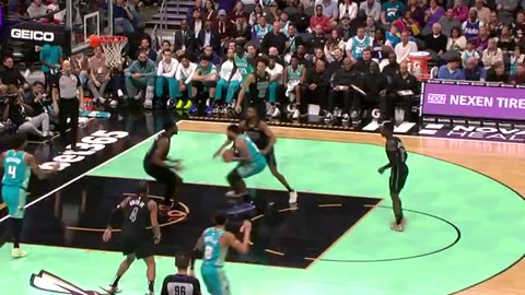 Miles Bridges Cruises Past Defender for Finger-Roll Layup! Nets vs. Hornets