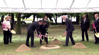 G7 leaders pay respect to atomic bomb victims