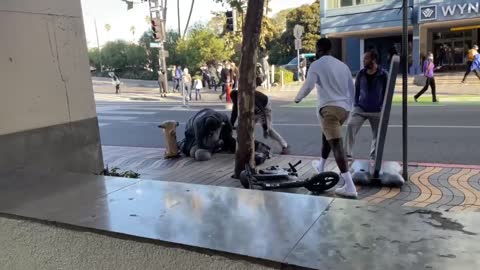 Black man beats up Karen's in San Francisco