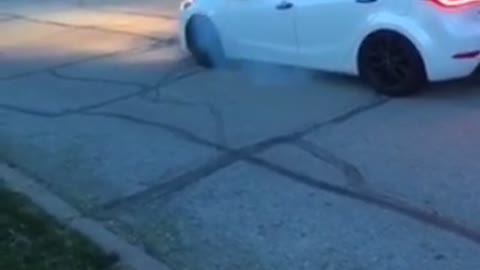 Kia Forte5 sx turbo burnout in the subdivision