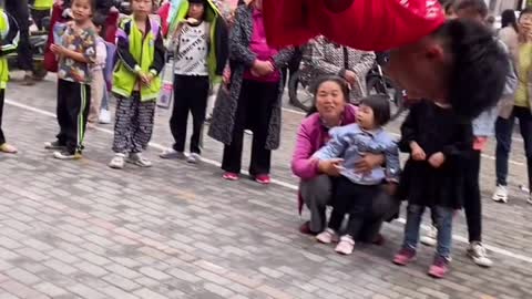 Chinese Kongfu. Street artist