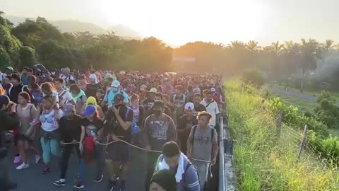 Migrant Caravan marches again towards the US border undeterred